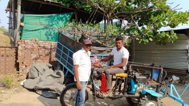 ಪವರ ವಿಡರ್ ಬಳಸಿ ಟ್ರ್ಯಾಕ್ಟರ್ ತಯಾರಿಸಿದ ಇಂಡಿ ತಾಲ್ಲೂಕ ಸಿರಕನಹಳ್ಳಿ ರೈತ ಈರಣ್ಣ ಡೋಮನಾಳ