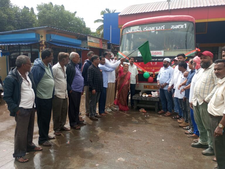 ಮುಂಡಗೋಡದಿಂದ ರಾಯಚೂರುವರೆಗೆ ನೂತನ ಬಸ್ಸಿಗೆ ಚಾಲನೆ ನೀಡಿದ ಶ್ರೀ ಕೃಷ್ಣ ಎಚ್ ಹಿರೆಹಳ್ಳಿ