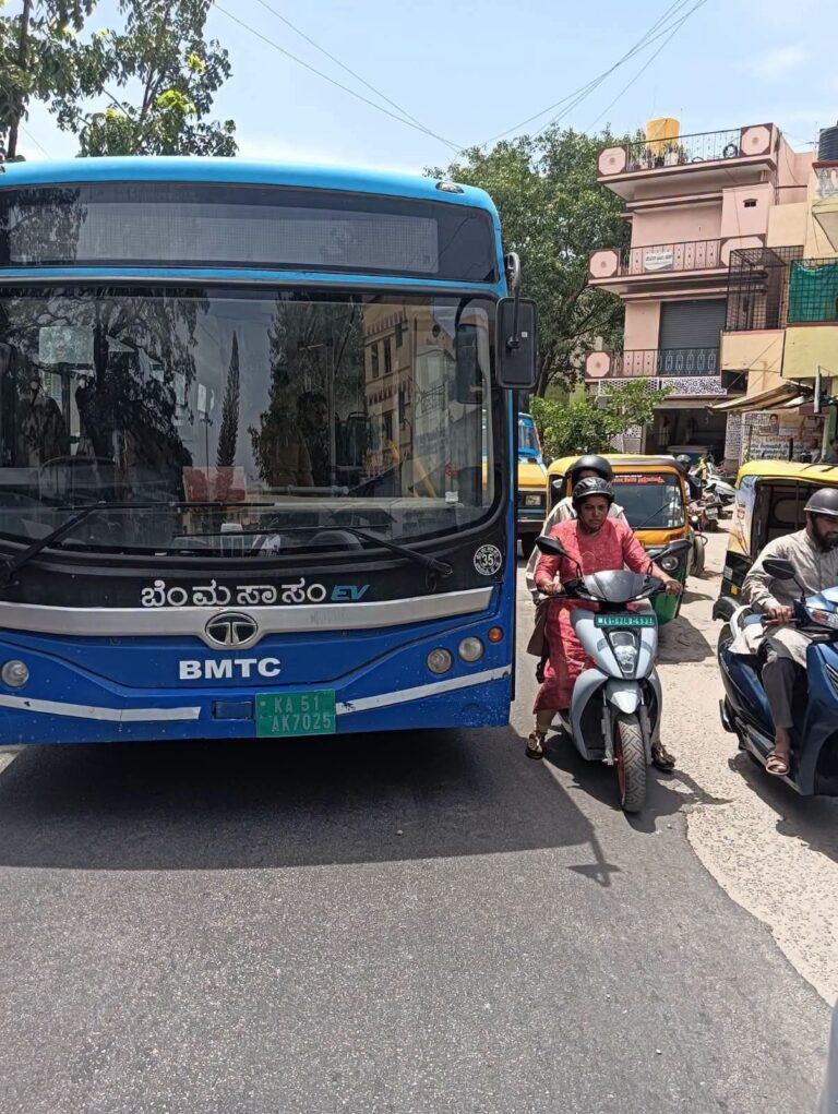 ವಾಹನ ಕೆಟ್ಟು ನಿಂತ ಹಿನ್ನೆಲೆ: ಕಾಮಾಕ್ಷಿಪಾಳ್ಯದಲ್ಲಿ ಸಂಚಾರ ದಟ್ಟಣೆ, ವಾಹನ ಸವಾರರಿಗೆ ಪೊಲೀಸ್ ಇಲಾಖೆ ಸಲಹೆ