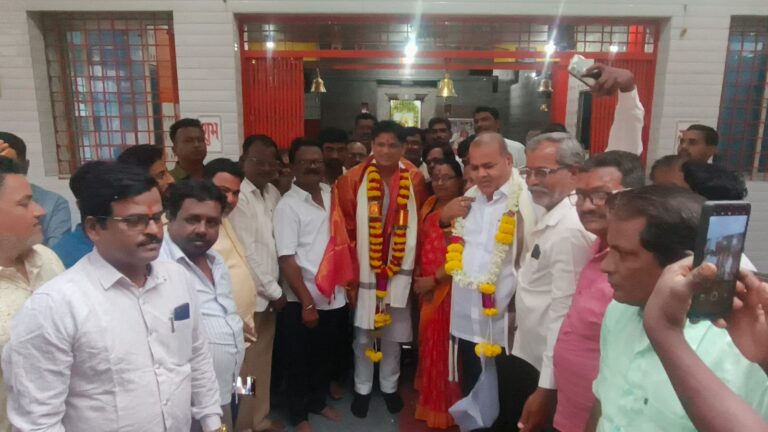 ನೂತನ ಸಚಿವ ಅಜಯ ಸಿಂಗ್‌ಗೆ ತುಳಜಾ ಭವಾನಿ ದೇವಸ್ಥಾನದಲ್ಲಿ ಭವ್ಯ ಸ್ವಾಗತ, ಸನ್ಮಾನ
