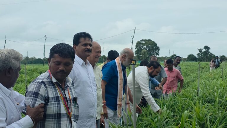 ತಾಲೂಕಿನ ಅತಿವೃಷ್ಠಿ ಹಾಗೂ ಅನಾವೃಷ್ಠಿ ಪರಿಶೀಲಿಸಿದ: ಸಚಿವ ಲಕ್ಷ್ಮಣ ಸವದಿ.