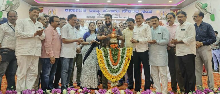 ಅಂಕಗಳ ಹಿಂದೆ ಓಡದೆ ವ್ಯಕ್ತಿತ್ವ ಬೆಳೆಸಿಕೊಳ್ಳಿ: ಸತೀಶ್ ಸೈಲ್