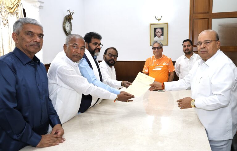 ಭಯ ಹುಟ್ಟಿಸಿ ಸಭಾಪತಿ ರಾಜೀನಾಮೆ ಪಡೆದ ಸರ್ಕಾರ :: ಸಿಎಂ ವಿರುದ್ಧ ಕಾನೂನು ಕ್ರಮಕ್ಕೆ ರಾಜ್ಯಪಾಲರಿಗೆಮನವಿ: ಛಲವಾದಿ ನಾರಾಯಣಸ್ವಾಮಿ